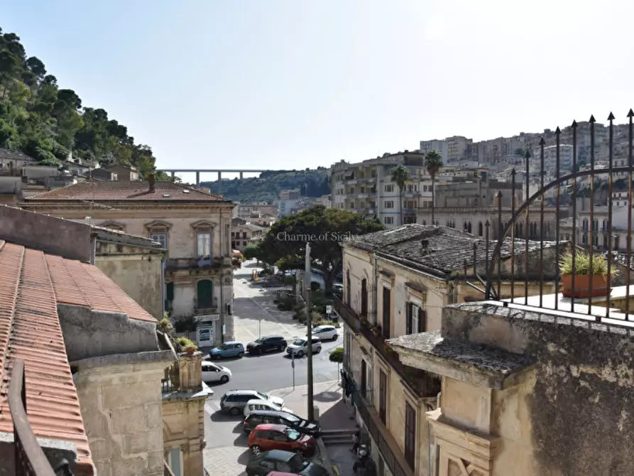 Immagine 1 di Appartamento in vendita  in PIAZZA CORRADO RIZZONE a Modica