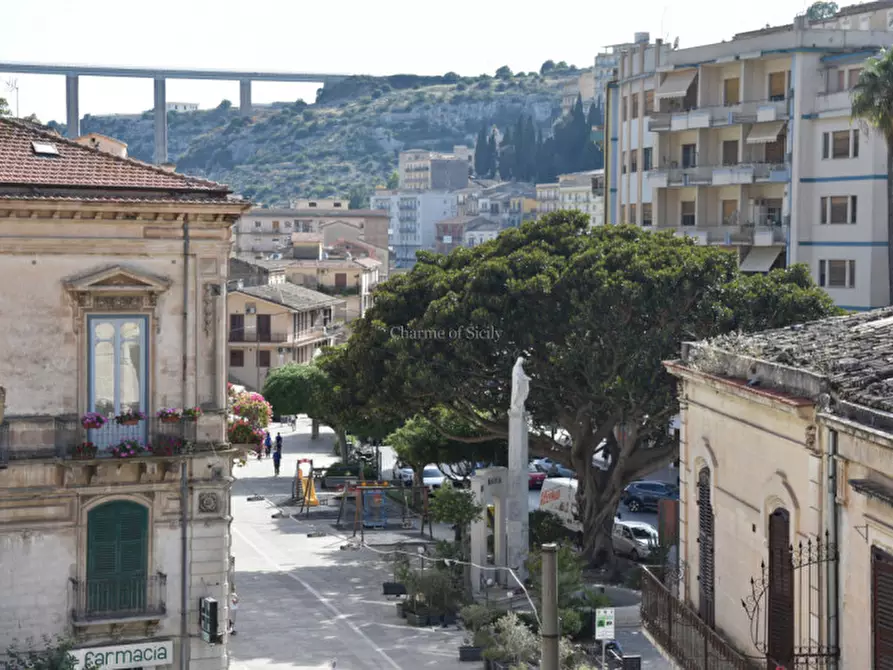 Immagine 4 di Appartamento in vendita  in PIAZZA CORRADO RIZZONE a Modica