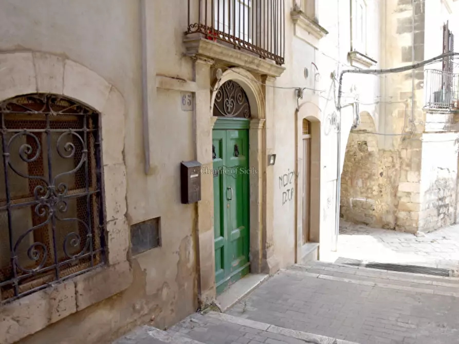 Immagine 8 di Casa indipendente in vendita  in PIAZZA CORRADO RIZZONE a Modica