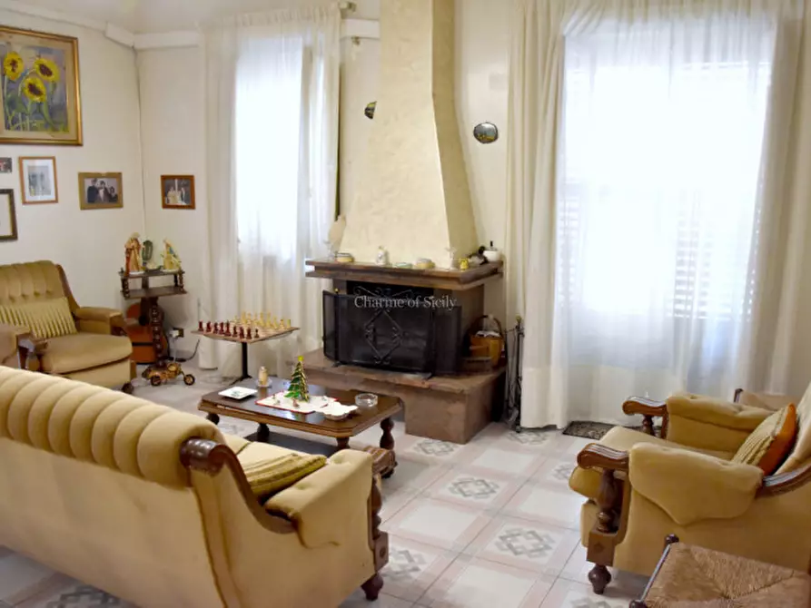 Immagine 16 di Casa indipendente in vendita  in PIAZZA CORRADO RIZZONE a Modica