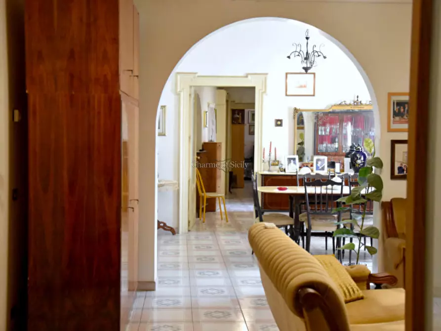 Immagine 17 di Casa indipendente in vendita  in PIAZZA CORRADO RIZZONE a Modica