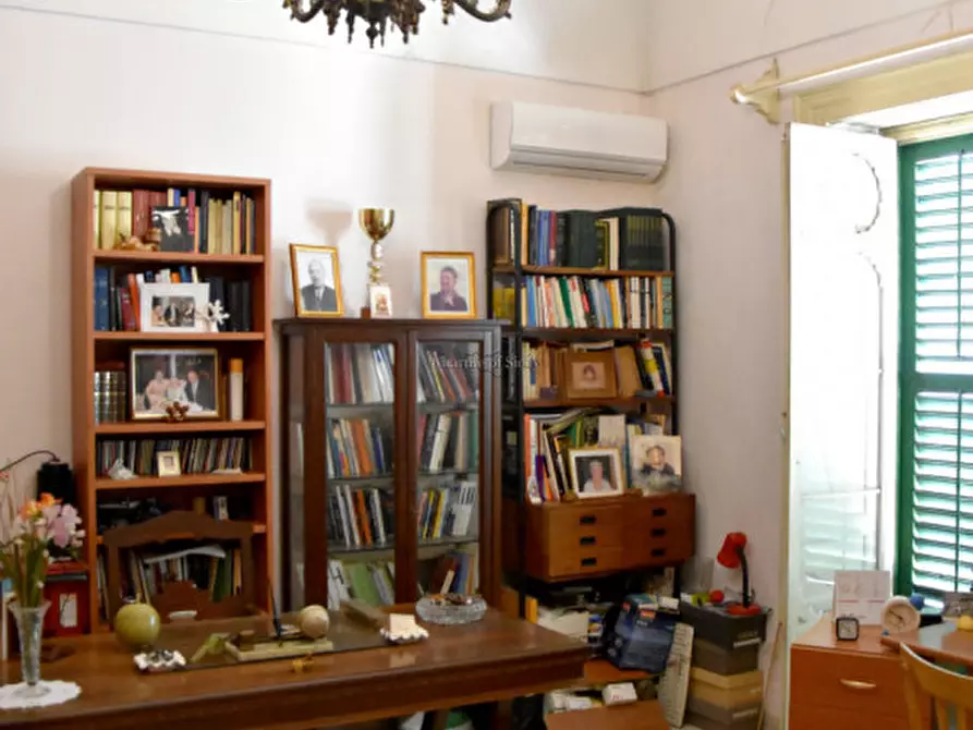 Immagine 29 di Casa indipendente in vendita  in PIAZZA CORRADO RIZZONE a Modica