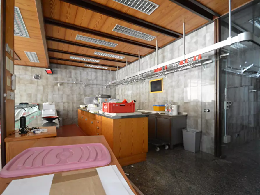 Immagine 6 di Negozio in affitto  in Via Gombe 18 a Montecchio Precalcino