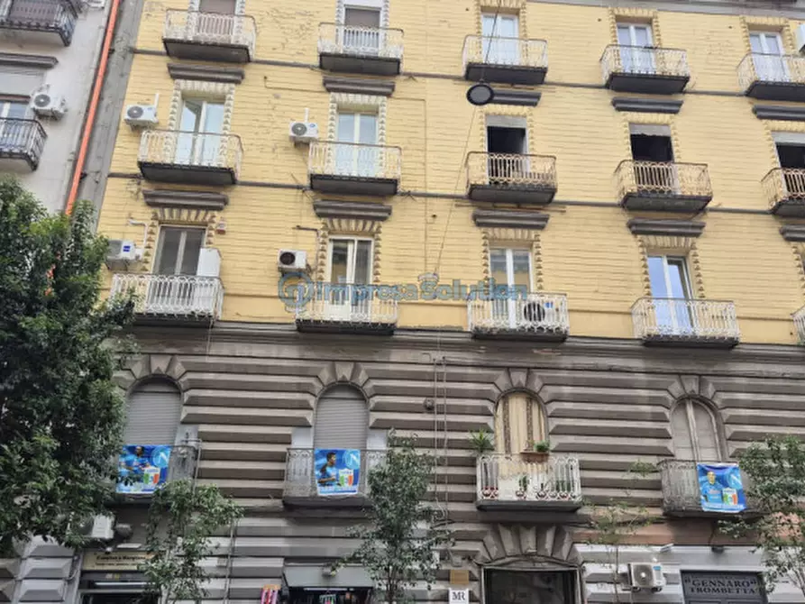 Immagine 1 di Negozio in vendita  in Via Firenze a Napoli