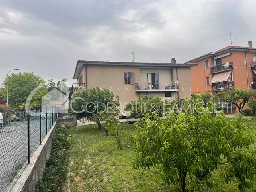 Immagine 1 di Villa in vendita  in via rossini 9 a Rezzato