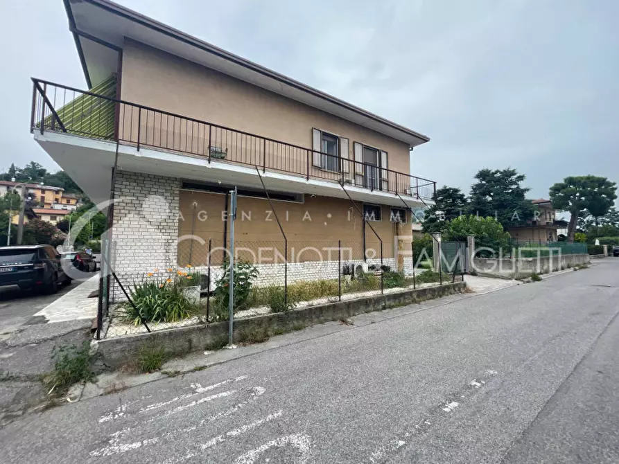 Immagine 2 di Villa in vendita  in via rossini 9 a Rezzato