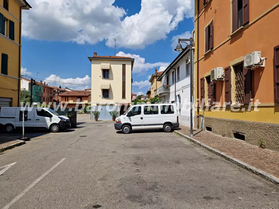 Immagine 2 di Negozio in affitto  in Via Emilia,99 a Anzola Dell'emilia