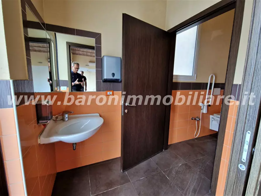 Immagine 6 di Negozio in affitto  in Via Emilia,99 a Anzola Dell'emilia