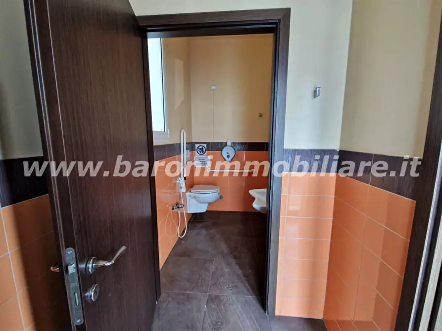 Immagine 7 di Negozio in affitto  in Via Emilia,99 a Anzola Dell'emilia