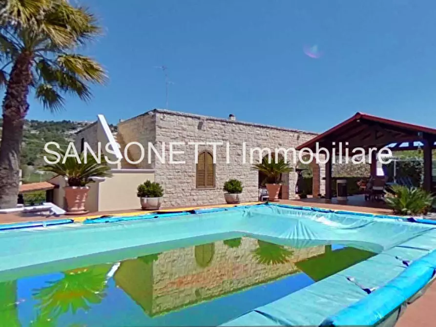 Immagine 1 di Villa in vendita  a Fasano