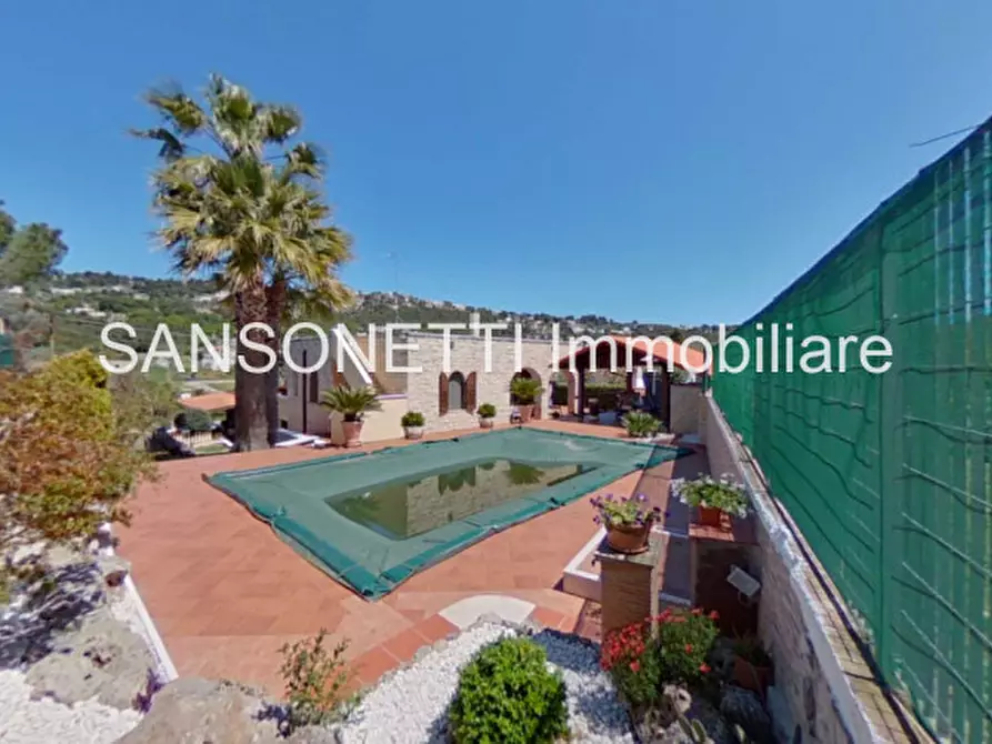 Immagine 40 di Villa in vendita  a Fasano