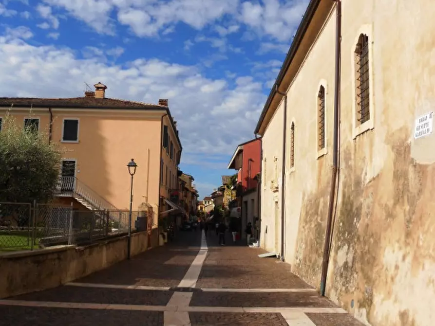 Immagine 3 di Negozio in vendita  a Bardolino