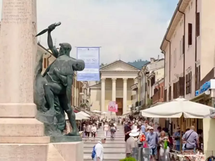 Immagine 5 di Negozio in vendita  a Bardolino