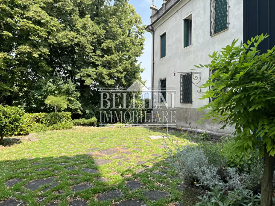 Immagine 1 di Villa in vendita  in Via Crosara a Longare