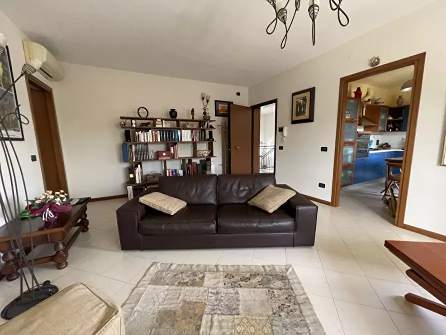 Immagine 1 di Appartamento in vendita  a Motteggiana