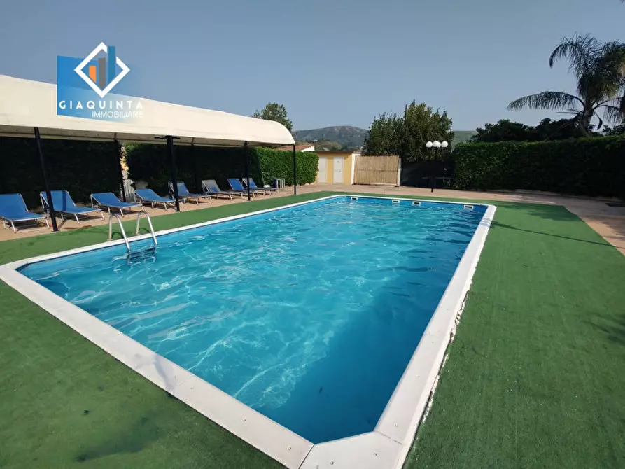 Immagine 8 di Attività commerciale in vendita  in c.da Cavoni snc a Palagonia