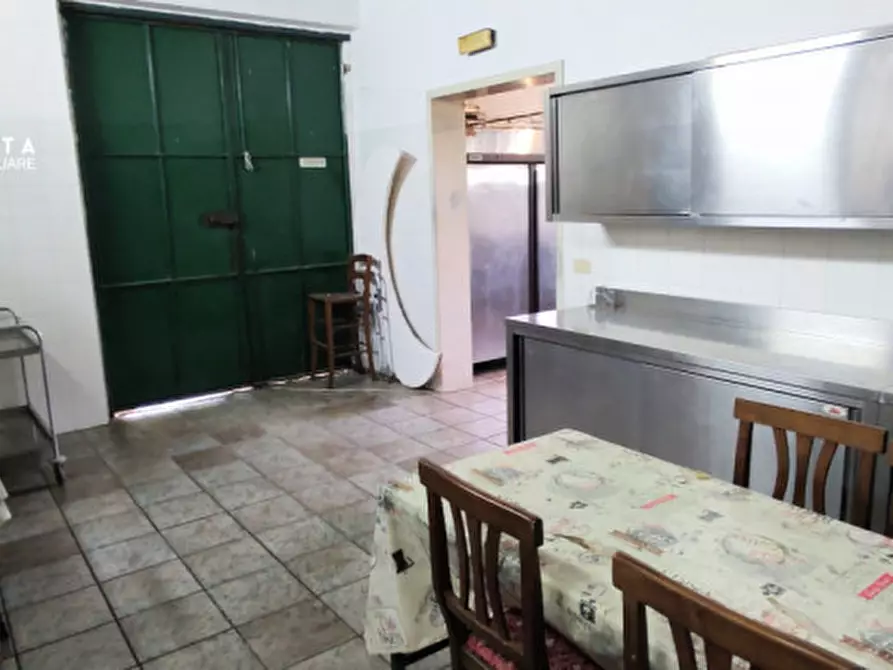 Immagine 11 di Attività commerciale in vendita  in c.da Cavoni snc a Palagonia