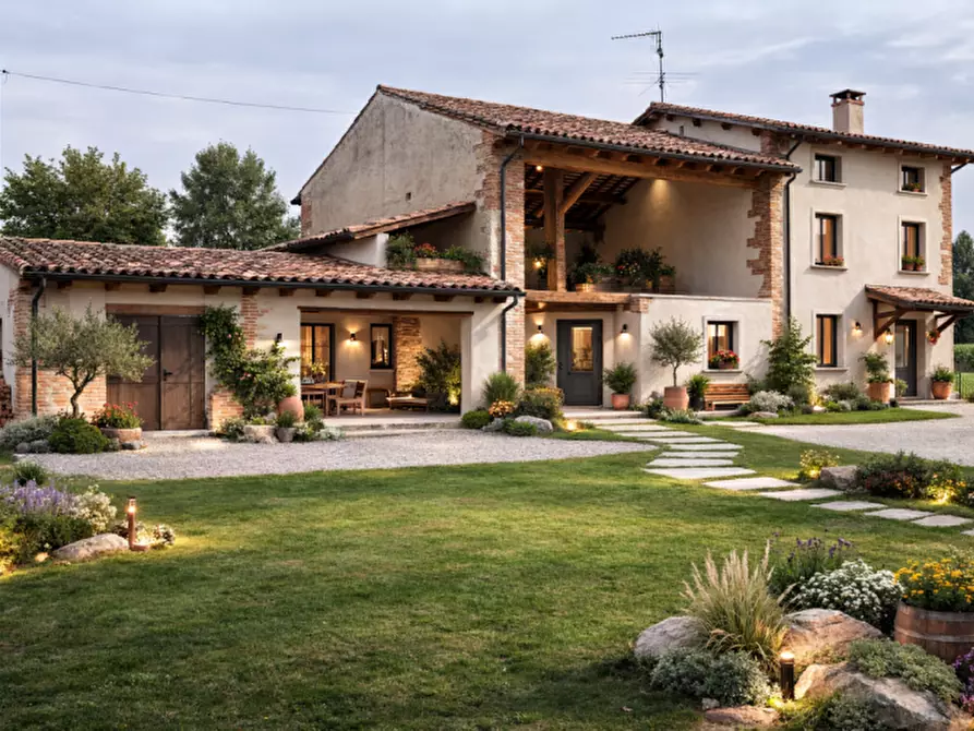 Immagine 3 di Rustico / casale in vendita  in vai medole a Castiglione Delle Stiviere