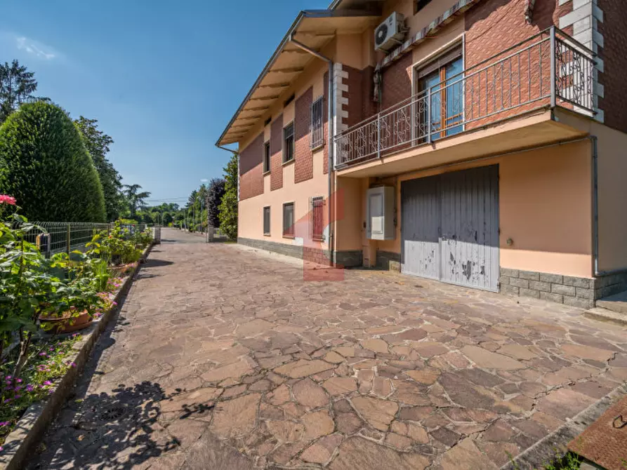 Immagine 37 di Villa in vendita  in Via Ghidini 2 a Soragna