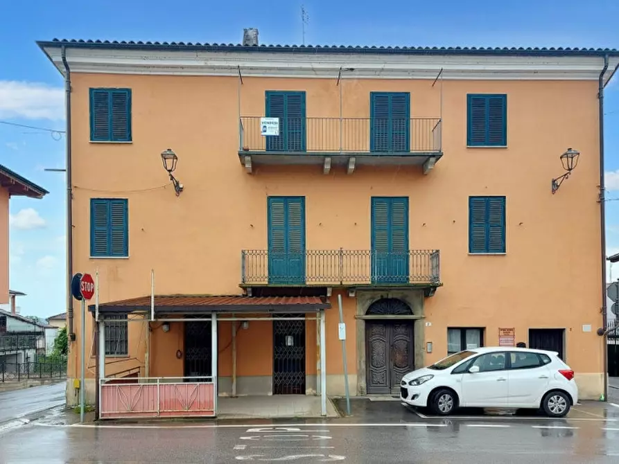 Immagine 1 di Appartamento in vendita  in Piazza Vittorio Emanuele II, N. 2 a Farigliano