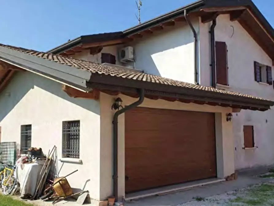 Immagine 1 di Villa in vendita  in STRADA BELVEDERE 65 a Motteggiana