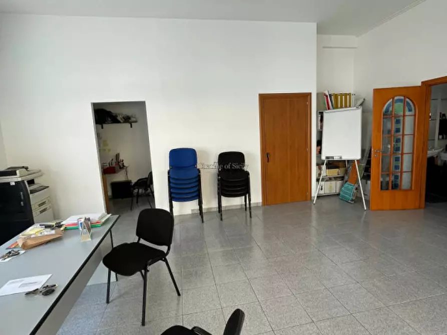 Immagine 2 di Ufficio in vendita  in Via Furio Camillo, 50 Modica a Modica