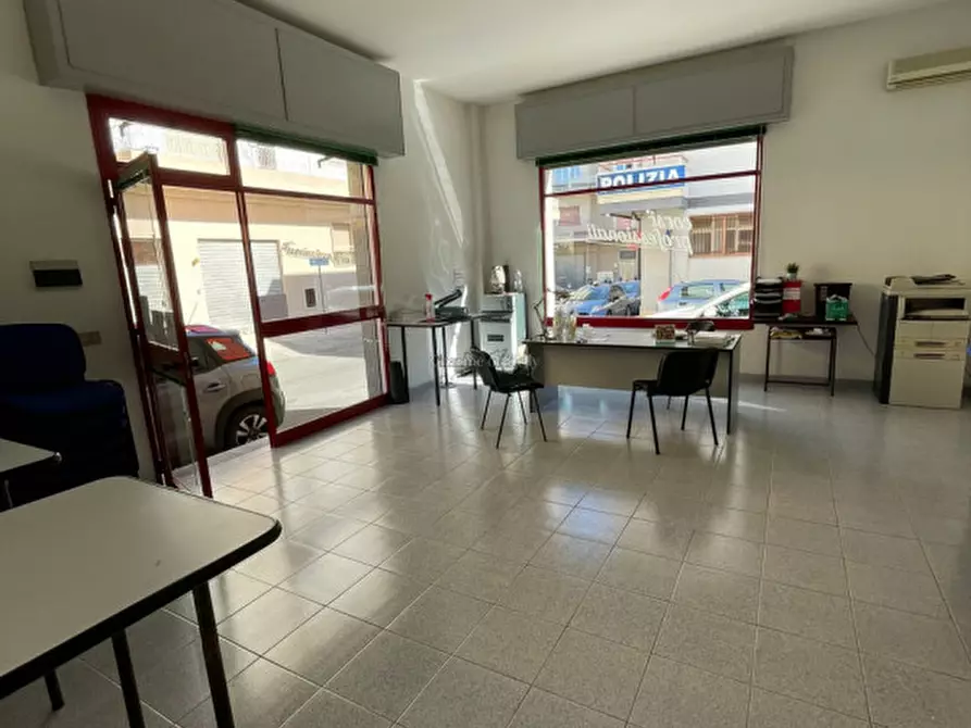 Immagine 4 di Ufficio in vendita  in Via Furio Camillo, 50 Modica a Modica