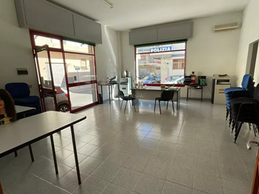 Immagine 5 di Ufficio in vendita  in Via Furio Camillo, 50 Modica a Modica