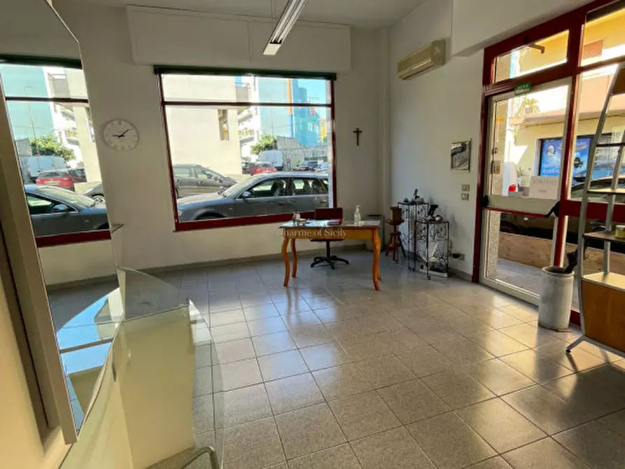 Immagine 8 di Ufficio in vendita  in Via Furio Camillo, 50 Modica a Modica