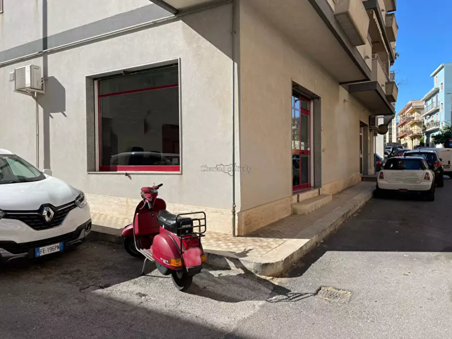 Immagine 11 di Ufficio in vendita  in Via Furio Camillo, 50 Modica a Modica