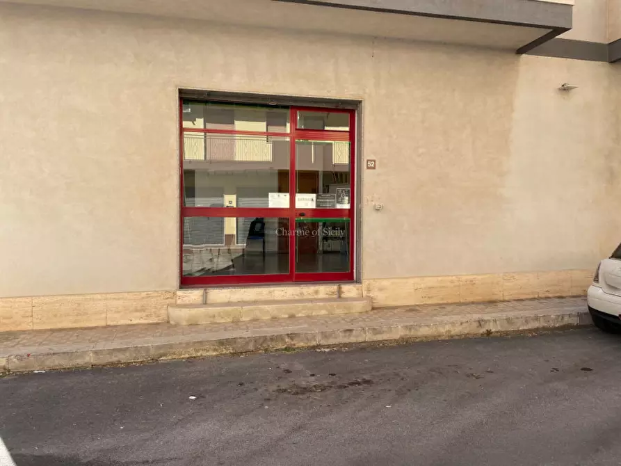 Immagine 14 di Ufficio in vendita  in Via Furio Camillo, 50 Modica a Modica