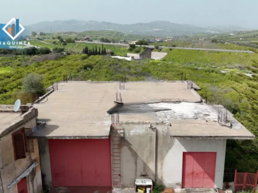 Immagine 10 di Magazzino in vendita  in Via Ugo La Malfa snc a Palagonia