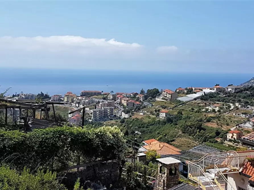 Immagine 1 di Casa indipendente in vendita  in Via Gabriele d'Annunzio a San Remo