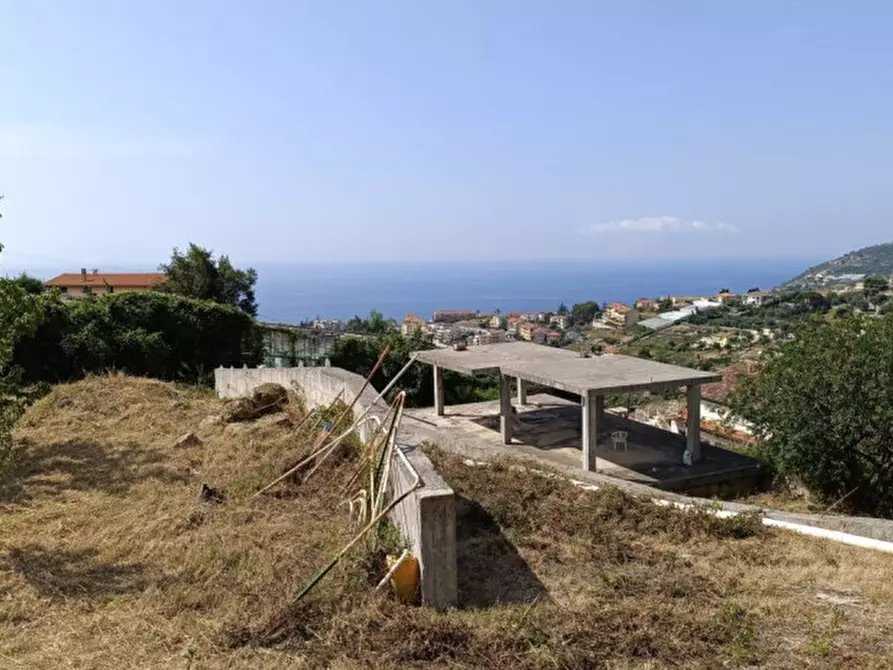 Immagine 3 di Casa indipendente in vendita  in Via Gabriele d'Annunzio a San Remo