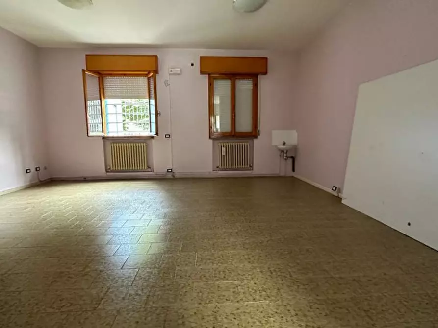Immagine 2 di Laboratorio in vendita  in VIA DELLA NOCE a Carpi