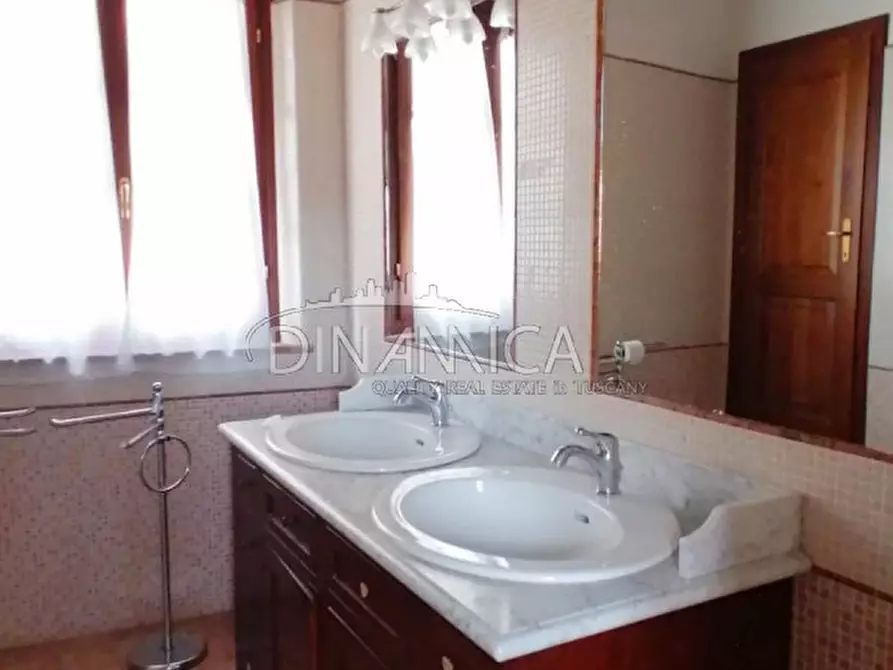 Immagine 22 di Villa in vendita  a Montopoli In Val D'arno