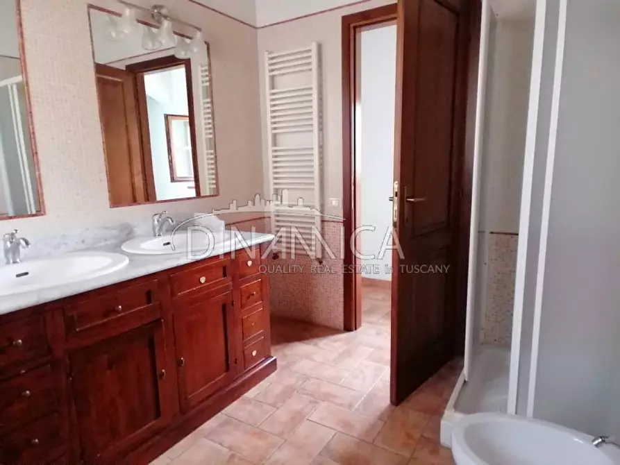 Immagine 23 di Villa in vendita  a Montopoli In Val D'arno