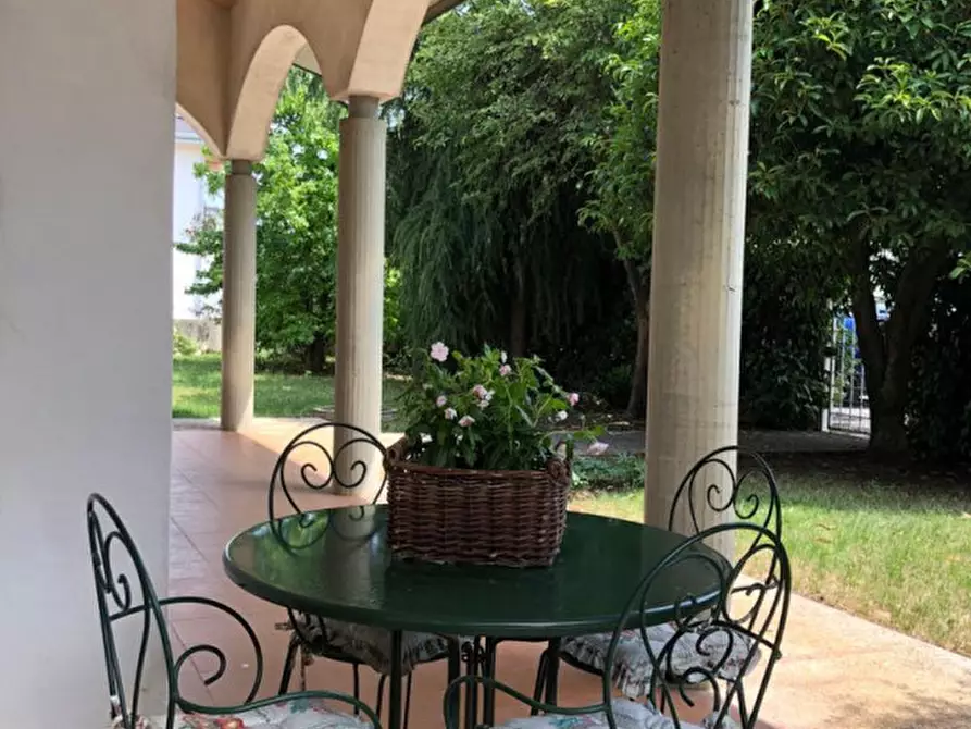 Immagine 1 di Villa in vendita  in Via Val Leogra a Thiene