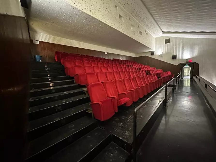 Immagine 11 di Negozio in affitto  in via g. medici a Milazzo