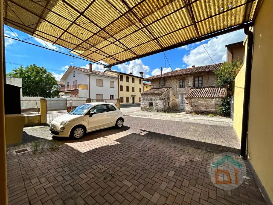 Immagine 3 di Palazzo in vendita  in Via Manzoni a Mariano Del Friuli