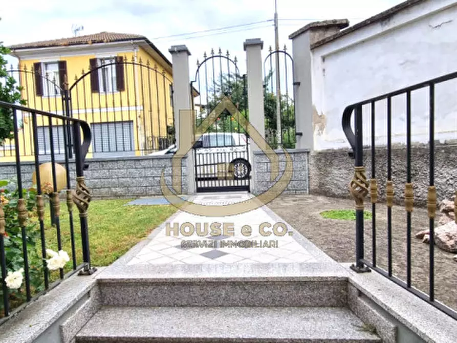 Immagine 3 di Villa in vendita  in GRAVELLONA LOMELLINA a Gravellona Lomellina