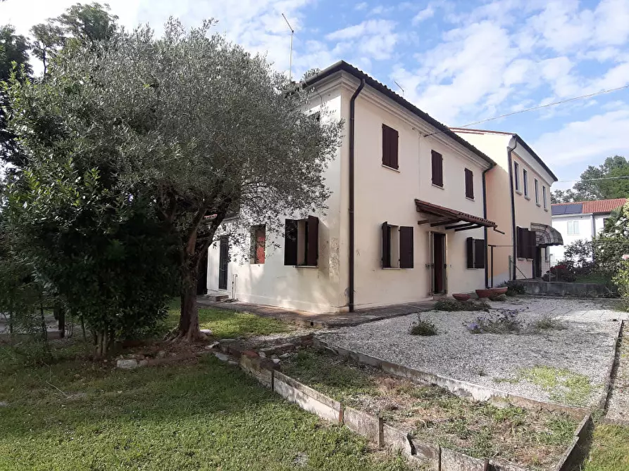 Immagine 1 di Casa bifamiliare in vendita  in via san pelaio a Treviso