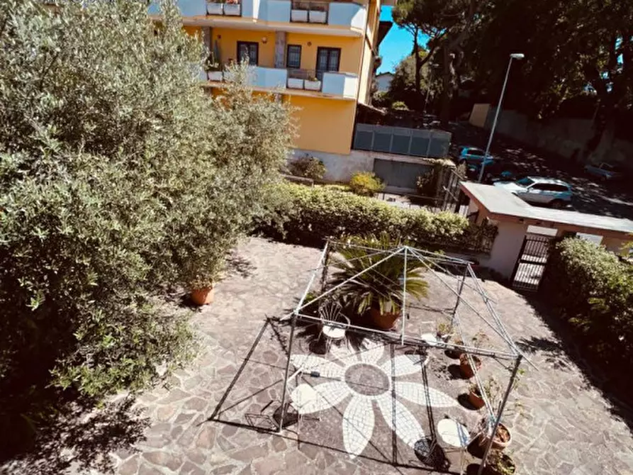 Immagine 23 di Casa bifamiliare in vendita  in via vecchia di grottaferrata a Marino