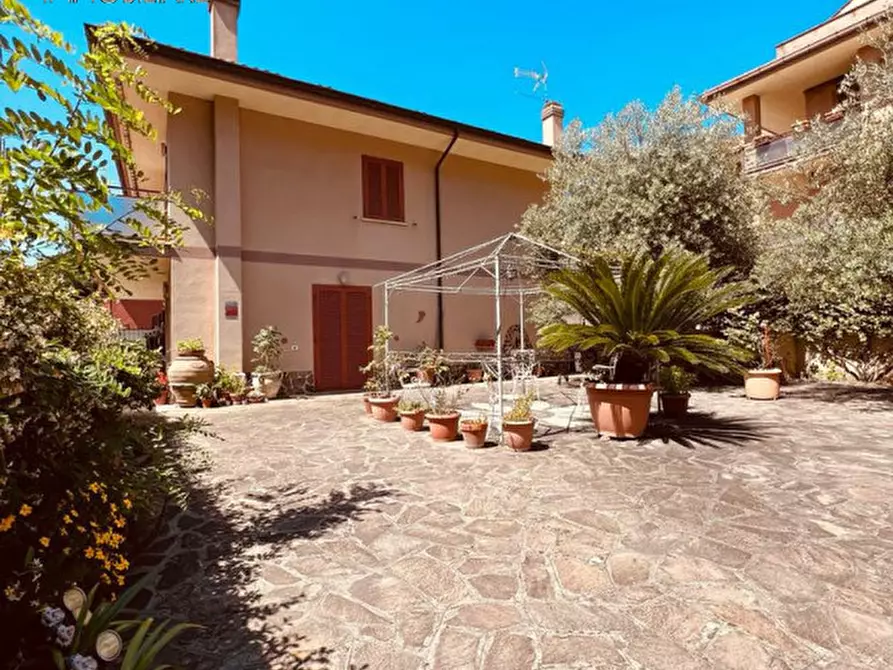 Immagine 31 di Casa bifamiliare in vendita  in via vecchia di grottaferrata a Marino