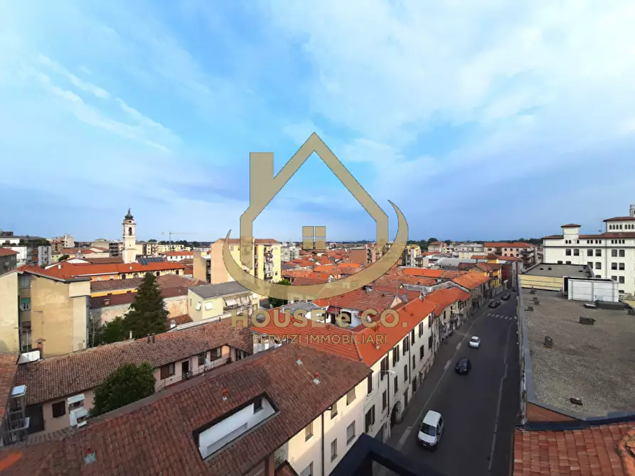 Immagine 17 di Appartamento in vendita  in Vigevano Centro Storico a Vigevano