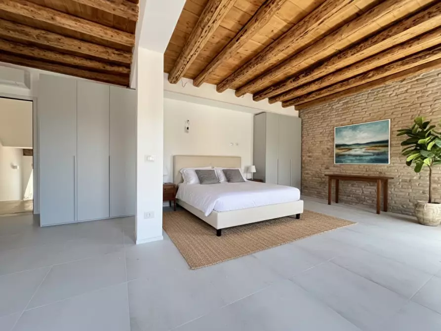 Immagine 4 di Appartamento in vendita  in Fondamenta Lungolaguna 183/A a Chioggia