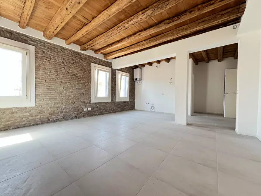 Immagine 5 di Appartamento in vendita  in Fondamenta Lungolaguna 183/A a Chioggia