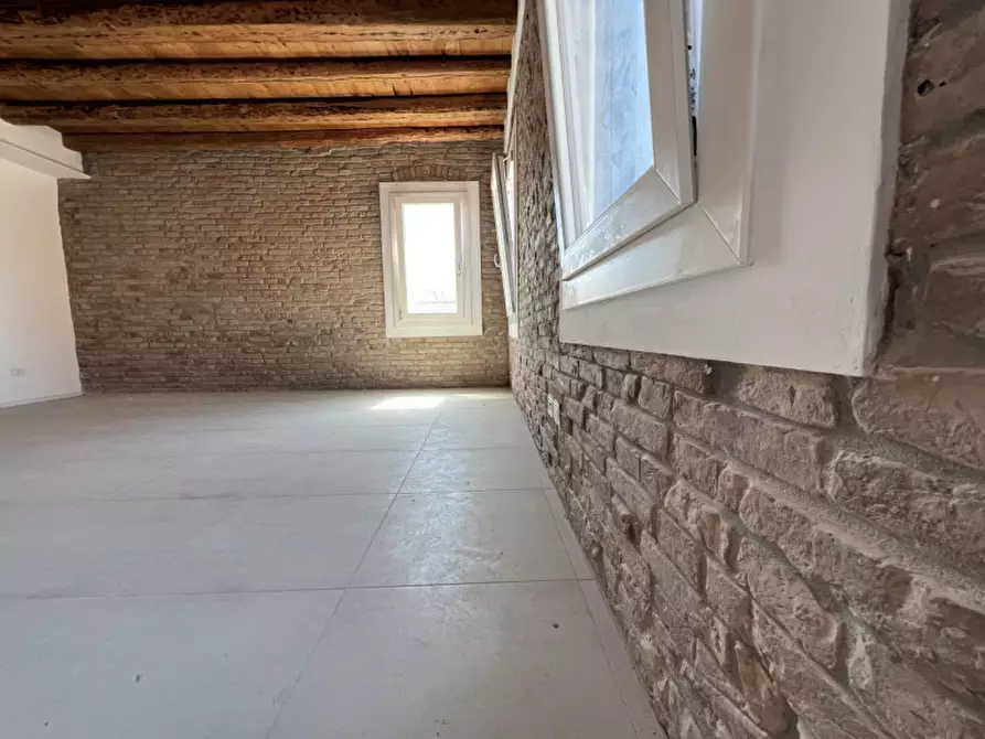 Immagine 9 di Appartamento in vendita  in Fondamenta Lungolaguna 183/A a Chioggia