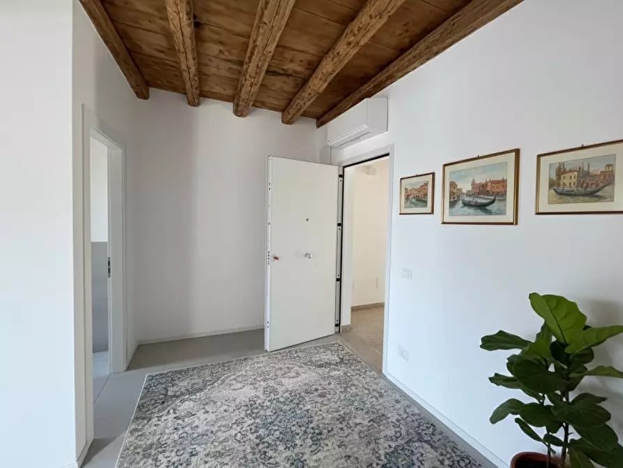 Immagine 15 di Appartamento in vendita  in Fondamenta Lungolaguna 183/A a Chioggia