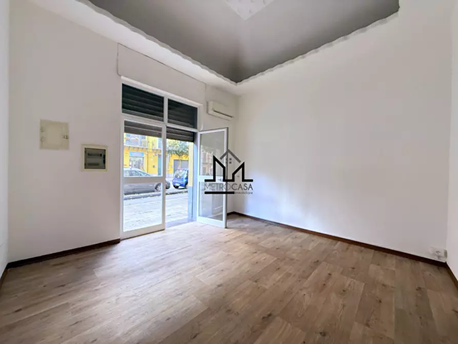 Immagine 3 di Negozio in affitto  a Palermo